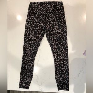 New With Tags Fabletics Medium Define 7/8 Length Leopard Legging, Black Purple